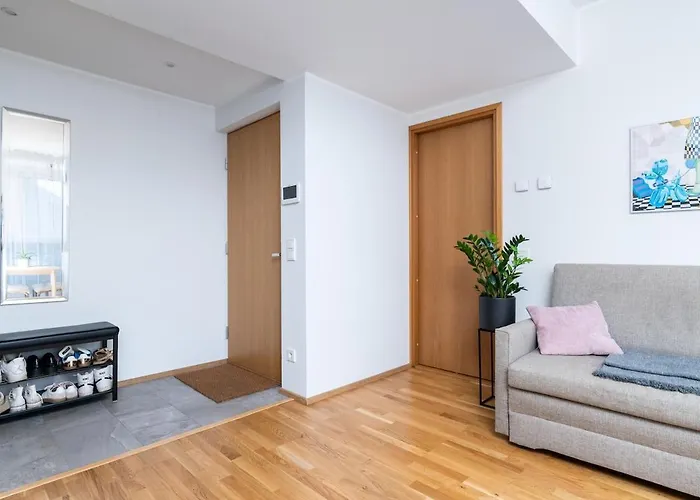 Location - Large Balcony - New Building * 塔林