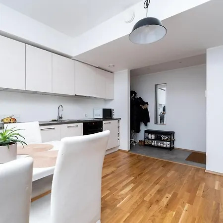 Location - Large Balcony - New Building * タリン