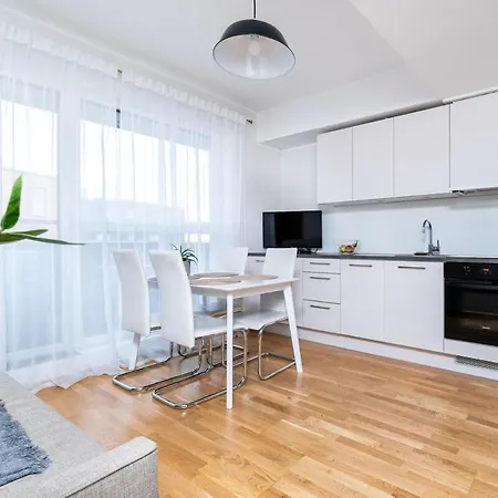 Location - Large Balcony - New Building タリン